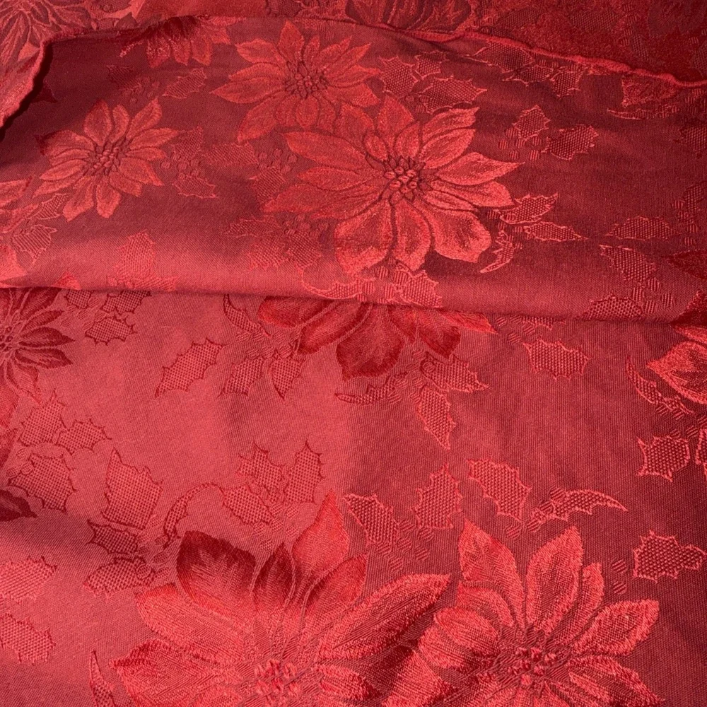 VTG JCPENNEY Home Collection‎ Christmas Poinsettia Scroll Tablecloth Round 66